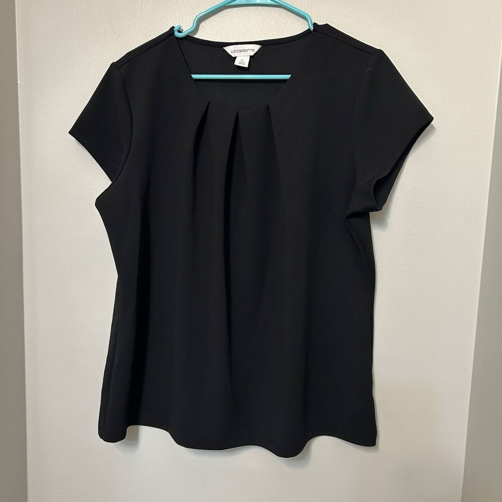 Liz Claiborne Women's Size XL Black Short Sleeve Top With Pleating Detail Career